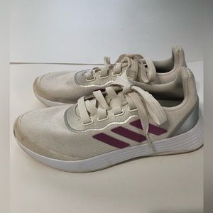 adidas‎ QT Racer Sport Women's Size 7 Cream Purple Running Shoes Art FY5679